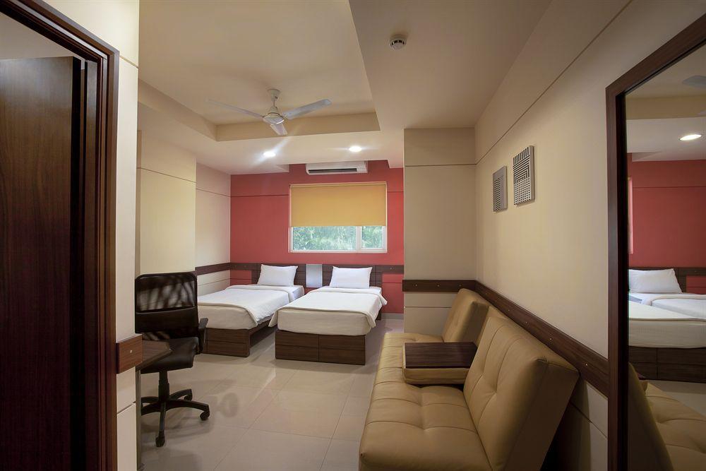 Hotel Ahmedabad Vastrapur Extérieur photo
