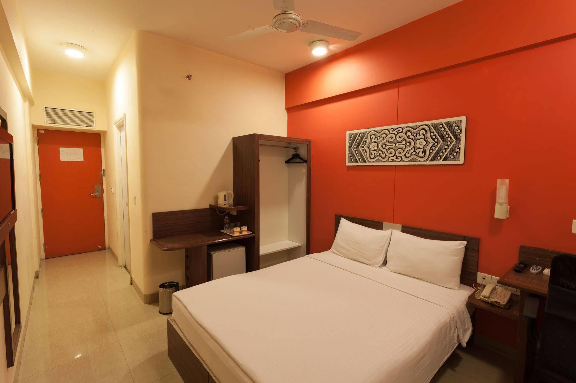 Hotel Ahmedabad Vastrapur Extérieur photo