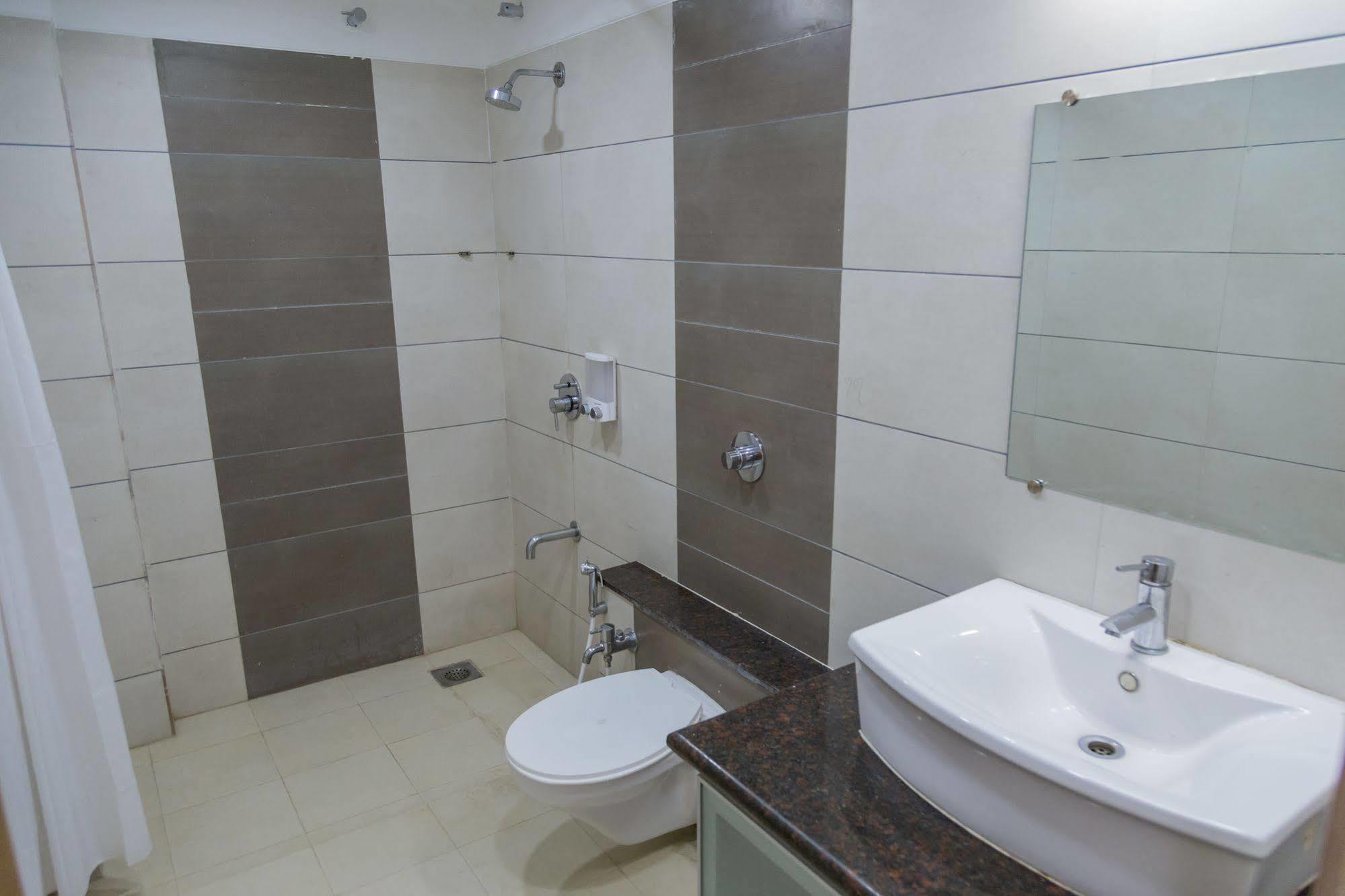Hotel Ahmedabad Vastrapur Extérieur photo
