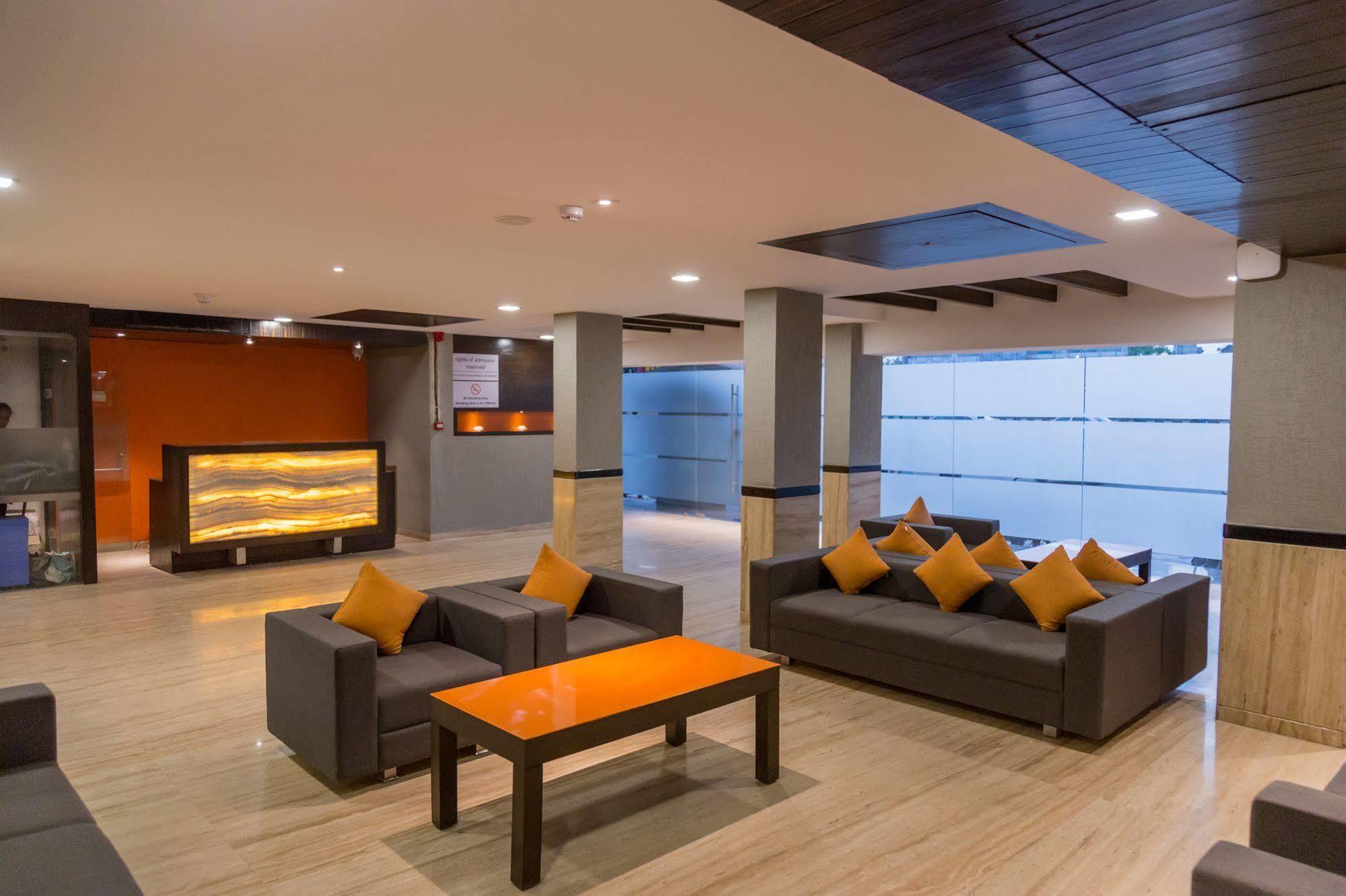 Hotel Ahmedabad Vastrapur Extérieur photo